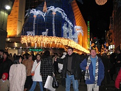 041 - Tanguy et Christian devant el Corte Ingles